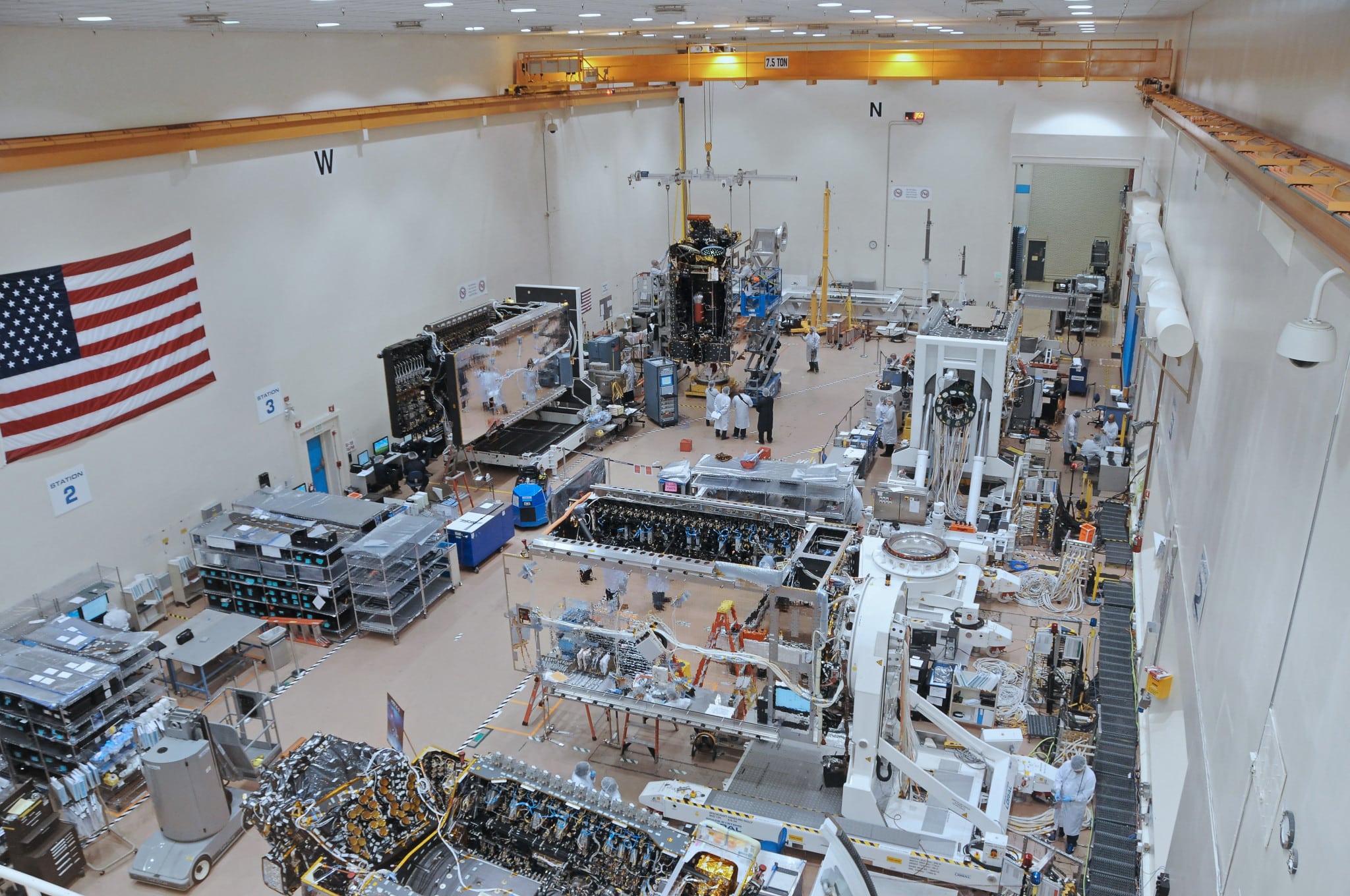 Ssl edge. Maxar Satellite Manufactory. Space Systems/Loral SSL. Maxar Satellite Assembly Manufactory. Satellite facility.